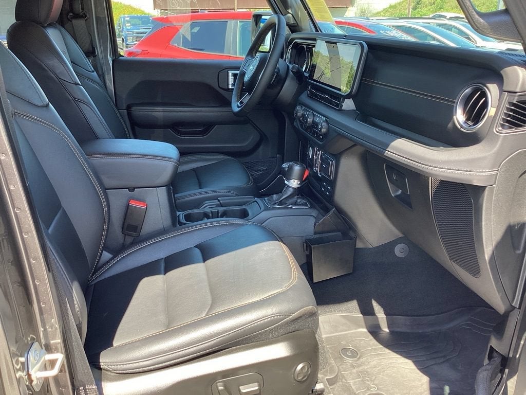 2024 Jeep Gladiator Sport S