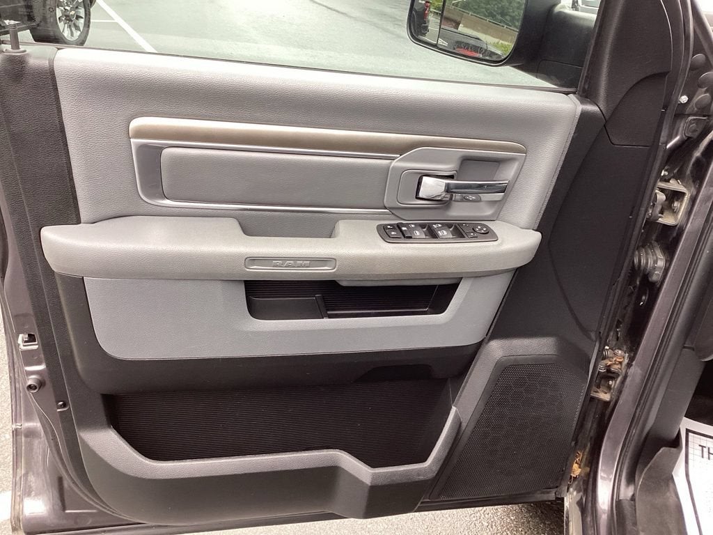 2017 RAM 1500 Big Horn Quad Cab 4x4 6'4" Box