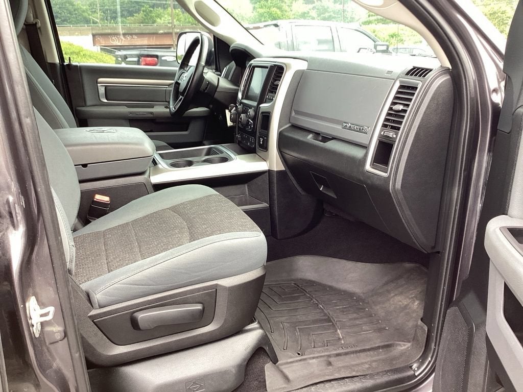 2017 RAM 1500 Big Horn Quad Cab 4x4 6'4" Box