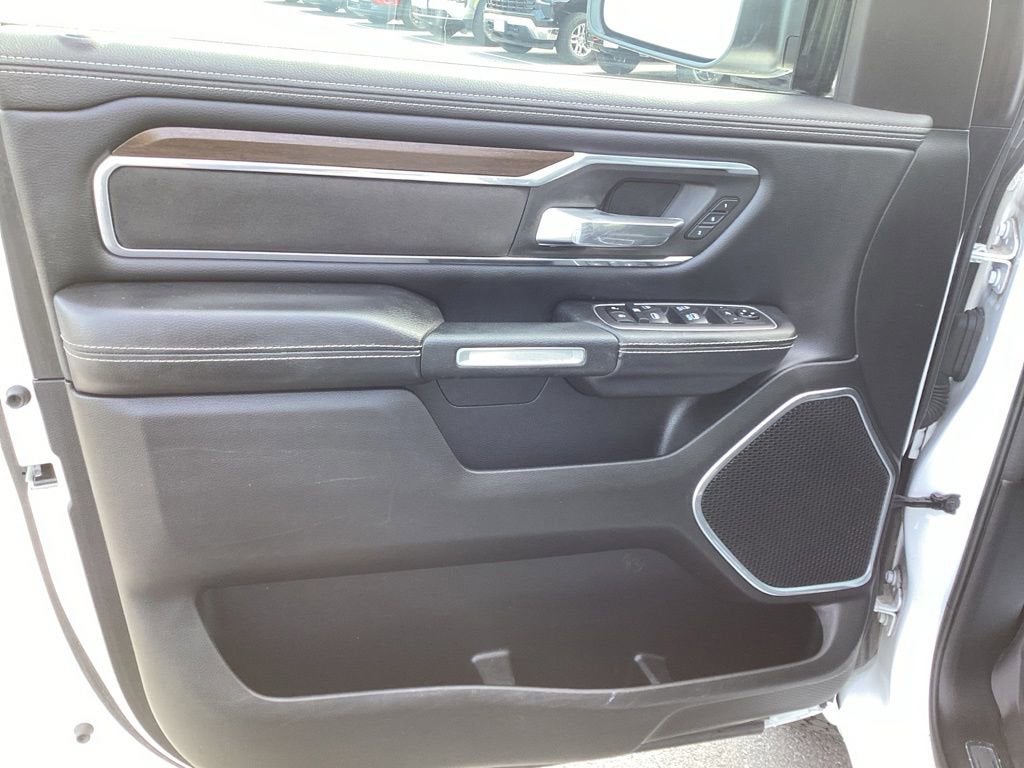 2021 RAM 1500 Laramie Crew Cab 4x4 5'7" Box