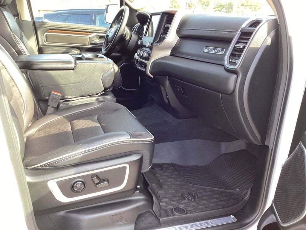 2021 RAM 1500 Laramie Crew Cab 4x4 5'7" Box