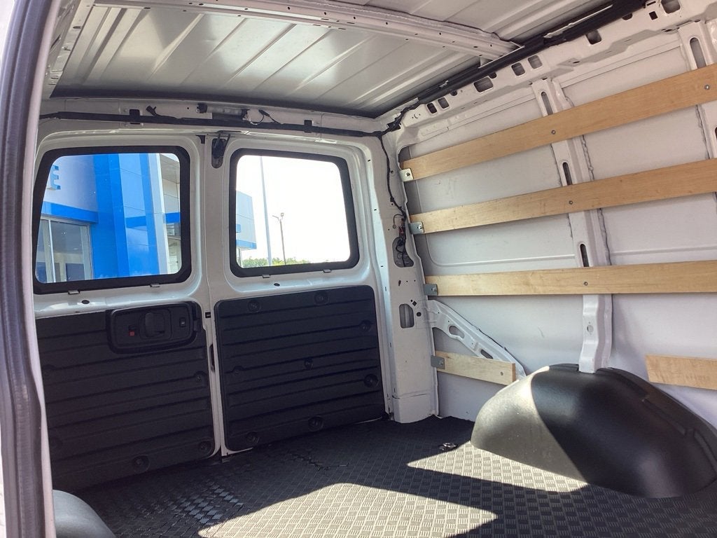 2023 Chevrolet Express Cargo 2500 WT