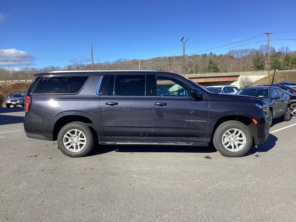 2023 Chevrolet Suburban LT