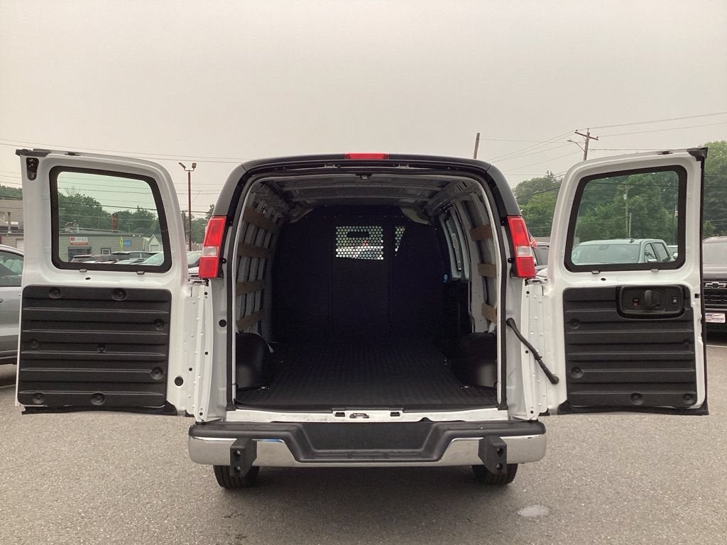 2025 GMC Savana Cargo Work Van