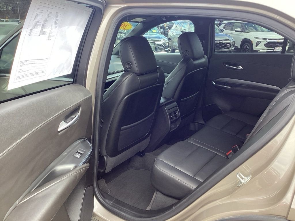 2025 Cadillac XT4 Premium Luxury