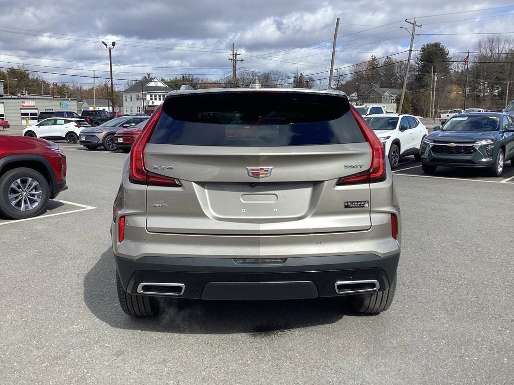 2025 Cadillac XT4 Premium Luxury