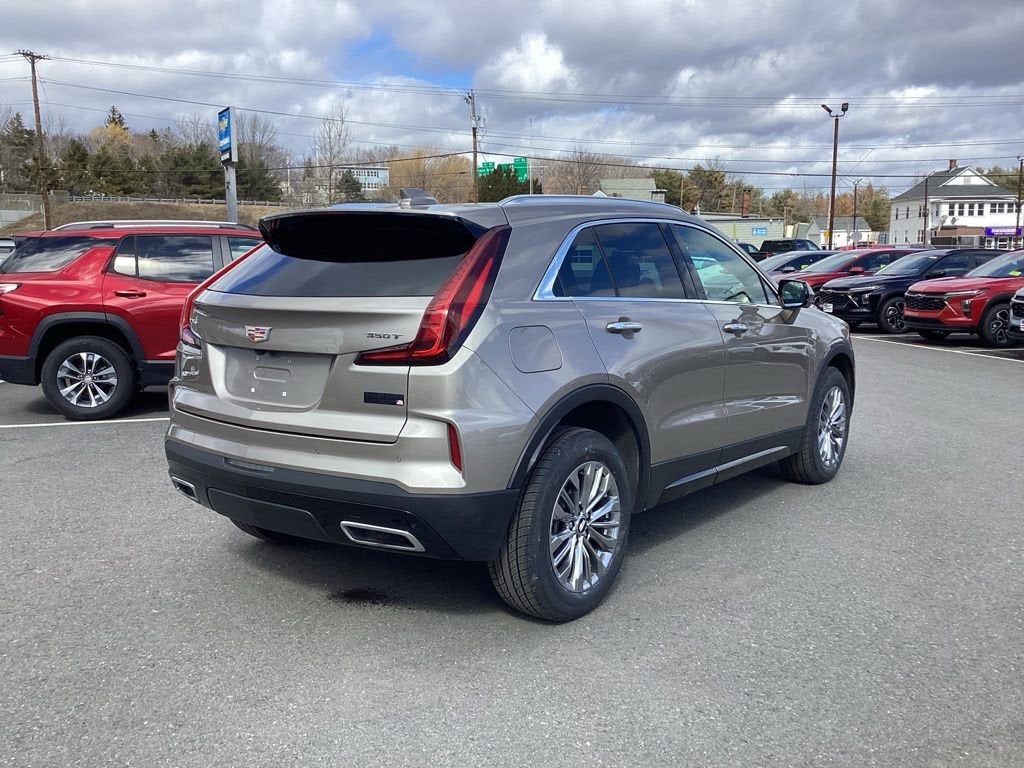 2025 Cadillac XT4 Premium Luxury