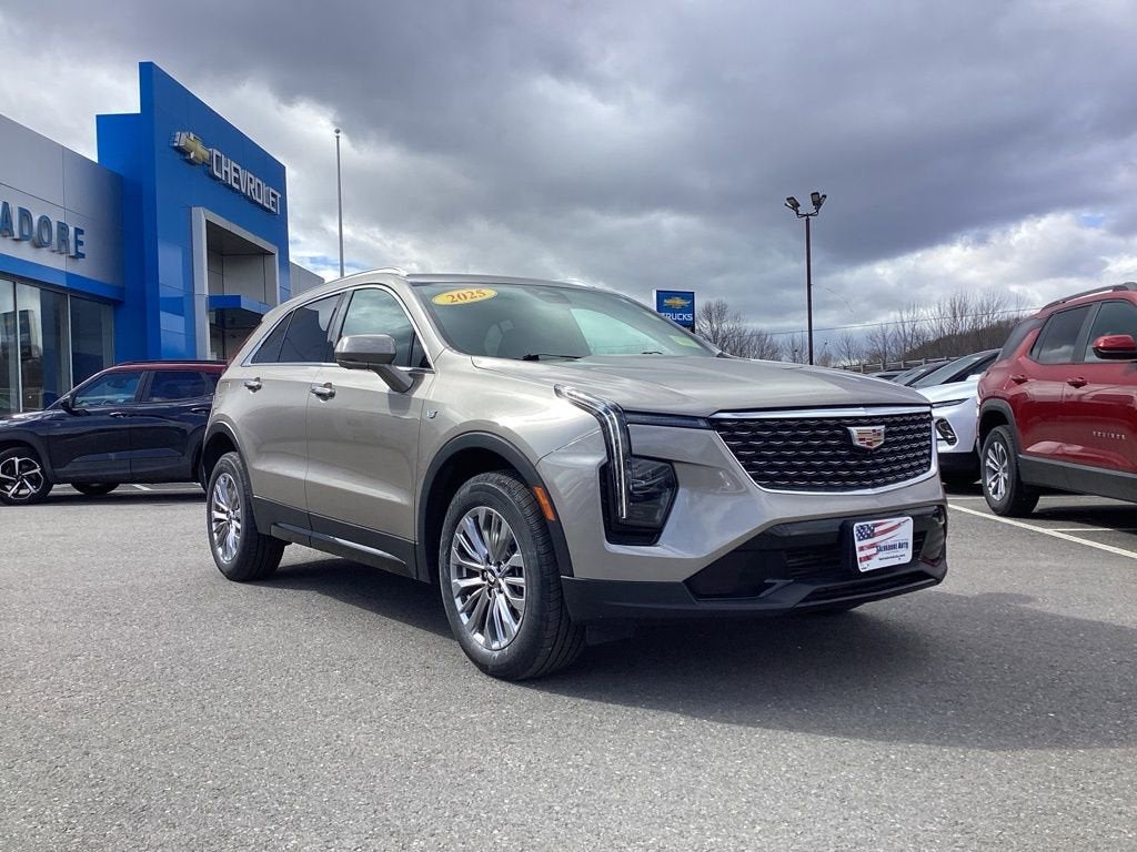 2025 Cadillac XT4 Premium Luxury