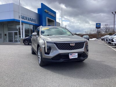 2025 Cadillac XT4 Premium Luxury