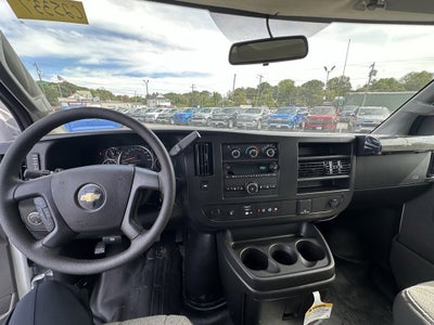 2025 Chevrolet Express Cutaway 3500 1WT