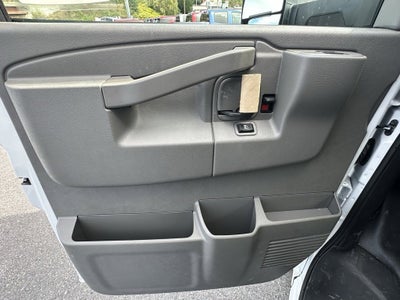 2025 Chevrolet Express Cutaway 3500 1WT