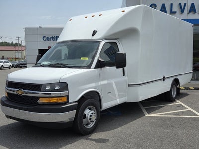 2025 Chevrolet Express Cutaway 3500 1WT