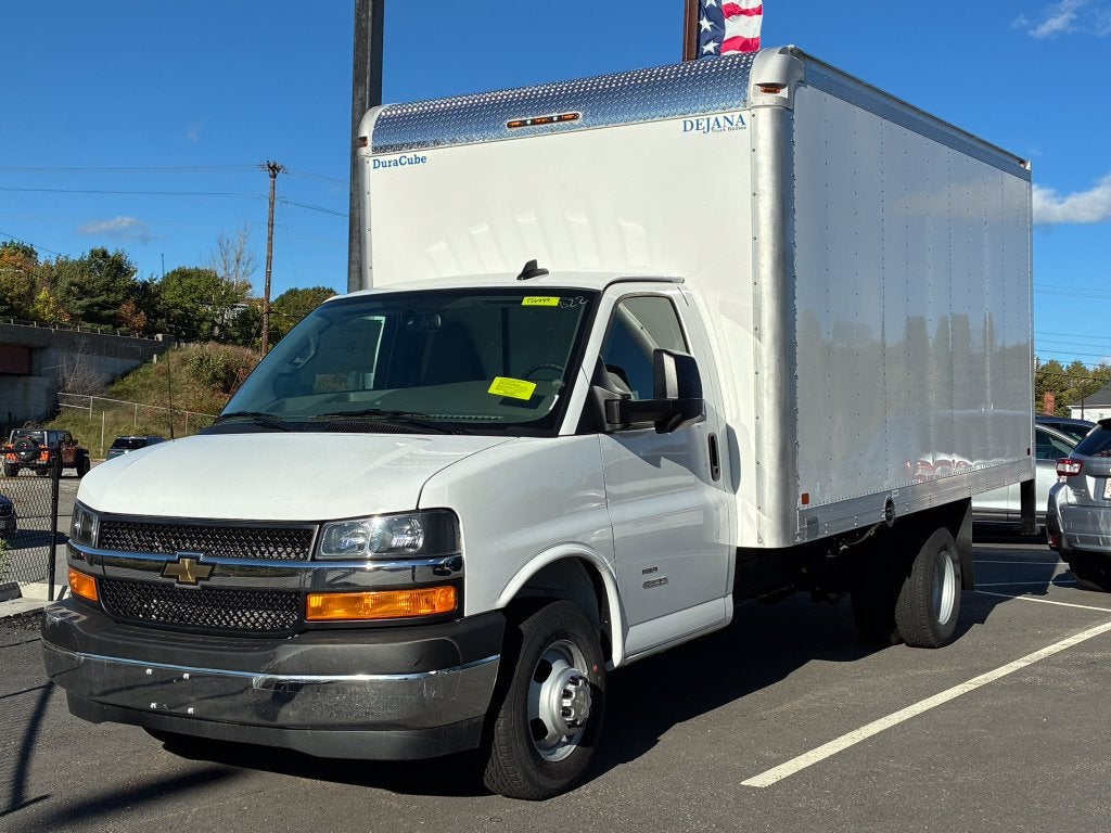 2026 Chevrolet Express Cutaway 4500 2WT