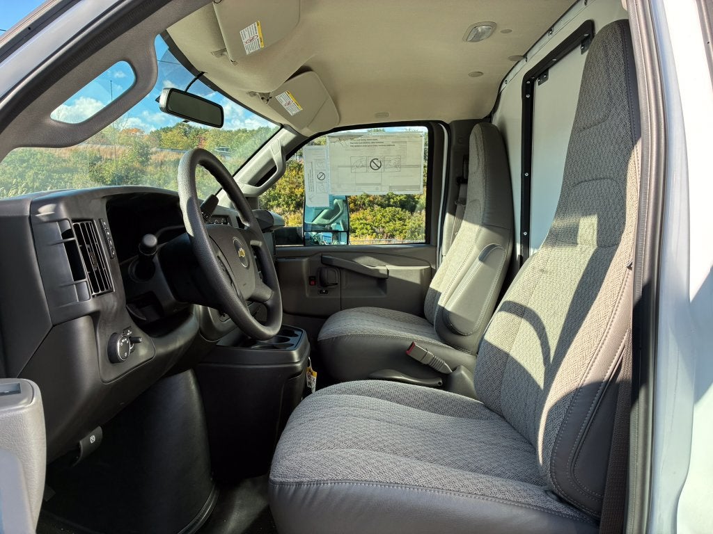 2026 Chevrolet Express Cutaway 4500 2WT