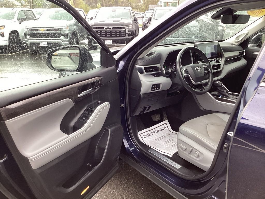 2022 Toyota Highlander Limited