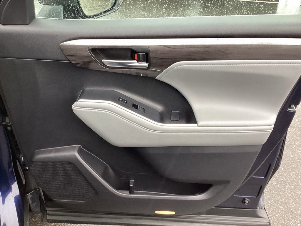 2022 Toyota Highlander Limited