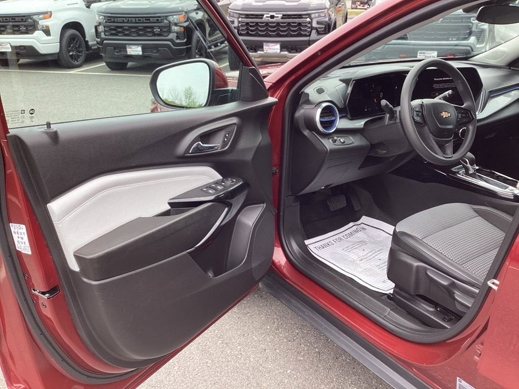 2025 Chevrolet Trax LT