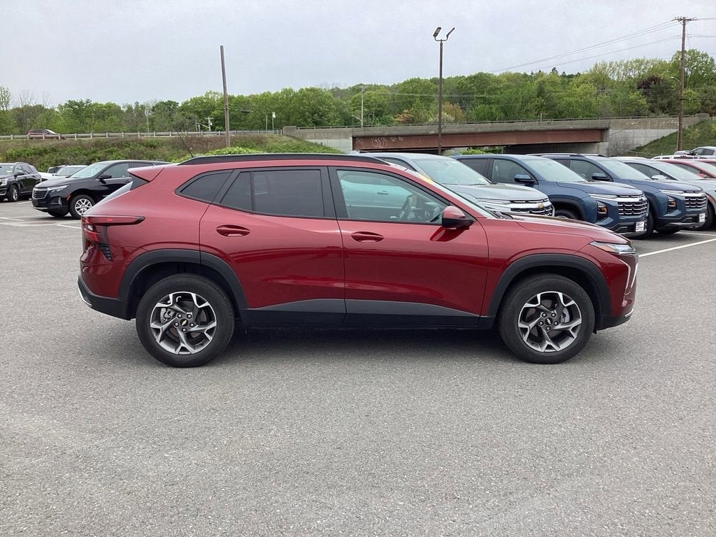 2025 Chevrolet Trax LT