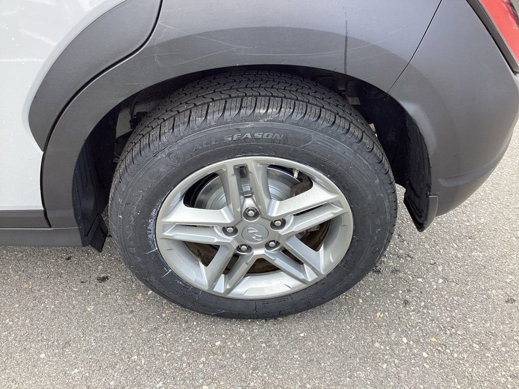 2023 Hyundai Kona SE