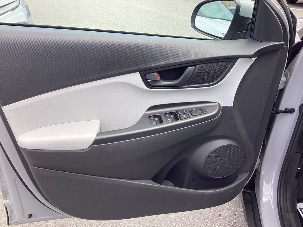 2023 Hyundai Kona SE