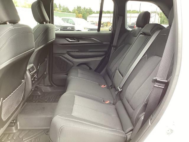 2025 Jeep Grand Cherokee Laredo X 4x4