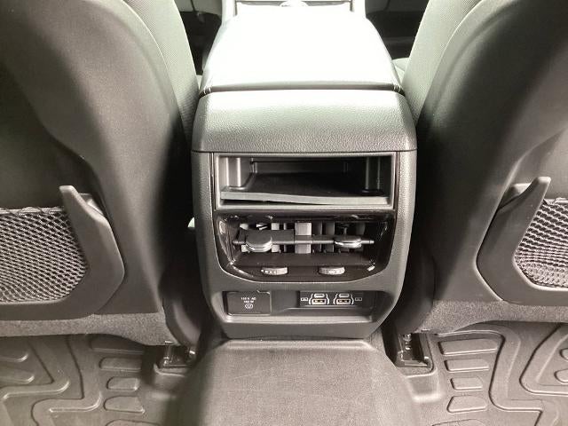 2025 Jeep Grand Cherokee Laredo X 4x4