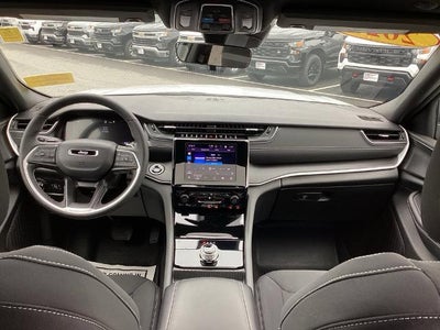 2025 Jeep Grand Cherokee Laredo X 4x4