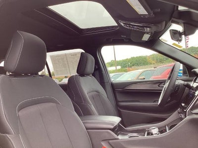 2025 Jeep Grand Cherokee Laredo X 4x4