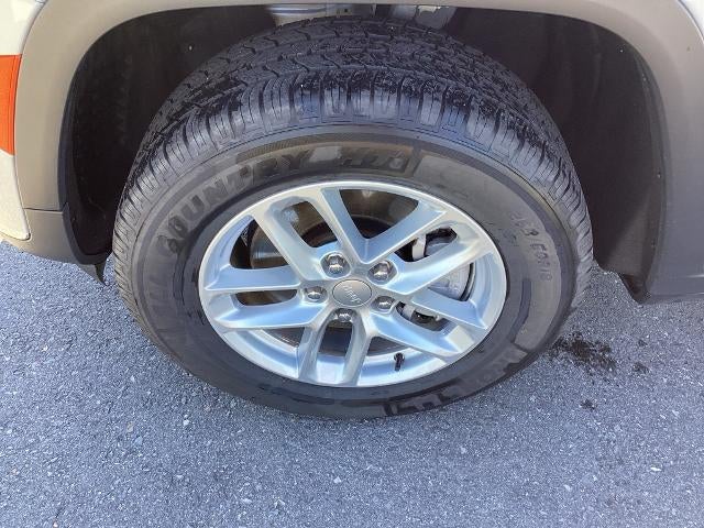 2023 Jeep Grand Cherokee L Laredo 4x4