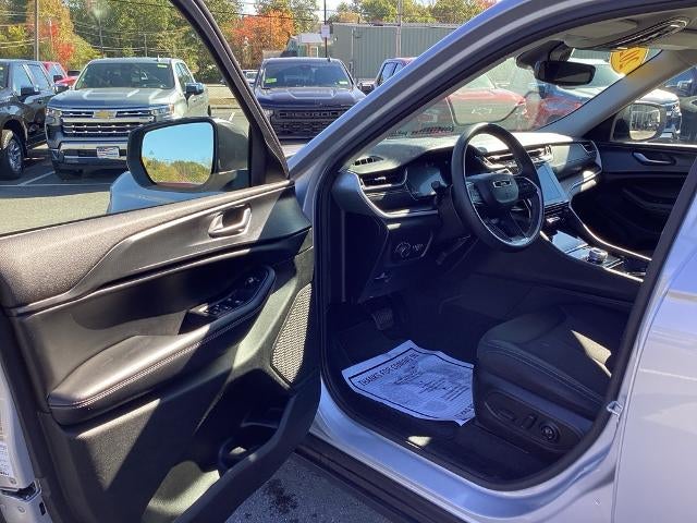 2023 Jeep Grand Cherokee L Laredo 4x4