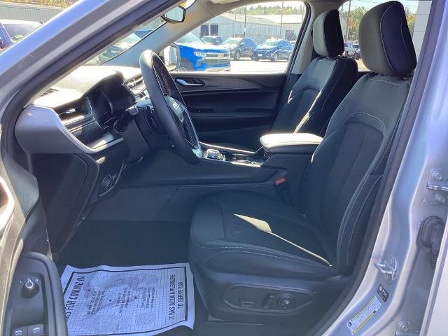 2023 Jeep Grand Cherokee L Laredo 4x4