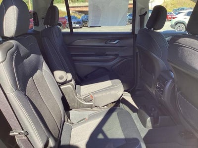 2023 Jeep Grand Cherokee L Laredo 4x4