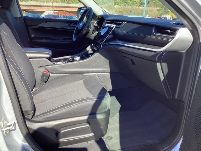 2023 Jeep Grand Cherokee L Laredo 4x4