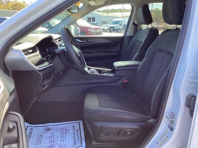 2023 Jeep Grand Cherokee L Laredo 4x4