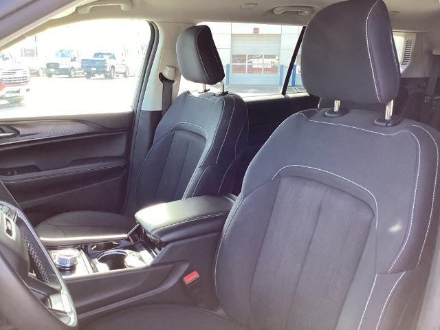 2023 Jeep Grand Cherokee L Laredo 4x4