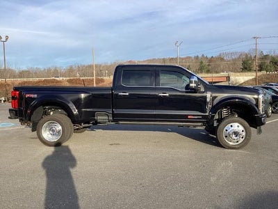 2024 Ford Super Duty F-450 DRW Limited 4WD Crew Cab 8' Box