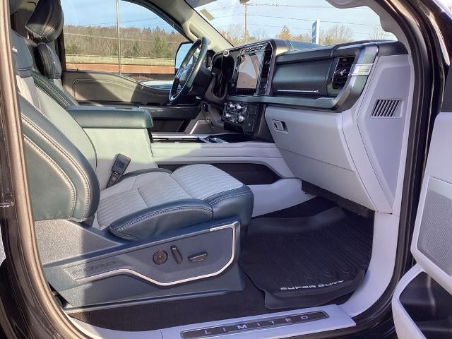 2024 Ford Super Duty F-450 DRW Limited 4WD Crew Cab 8' Box