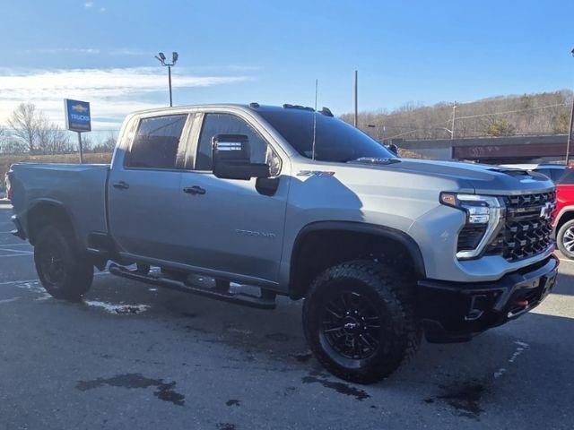2025 Chevrolet Silverado 2500 HD Crew Cab Standard Box 4-Wheel Drive ZR2