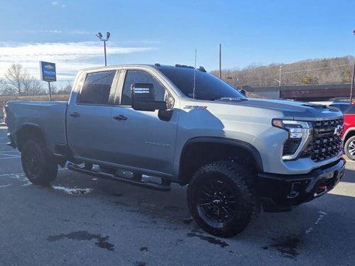 2025 Chevrolet Silverado 2500 HD Crew Cab Standard Box 4-Wheel Drive ZR2