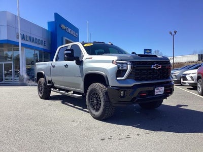 2025 Chevrolet Silverado 2500 HD Crew Cab Standard Box 4-Wheel Drive ZR2