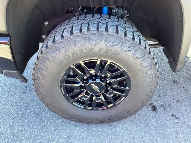 2025 Chevrolet Silverado 2500 HD Crew Cab Standard Box 4-Wheel Drive ZR2