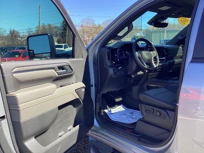 2025 Chevrolet Silverado 2500 HD Crew Cab Standard Box 4-Wheel Drive ZR2