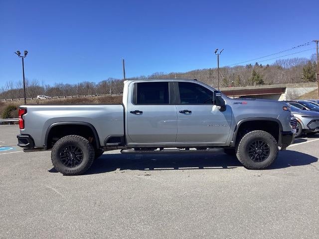 2025 Chevrolet Silverado 2500 HD Crew Cab Standard Box 4-Wheel Drive ZR2