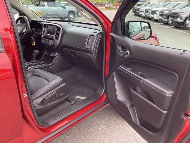 2021 GMC Canyon Crew Cab Short Box 4-Wheel Drive AT4 w/Leather
