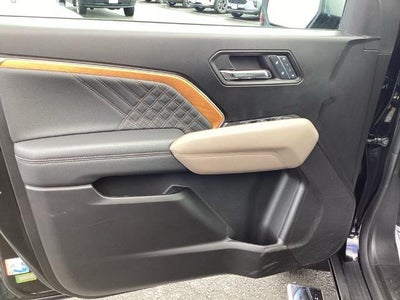 2024 GMC Canyon Crew Cab Short Box 4-Wheel Drive Denali