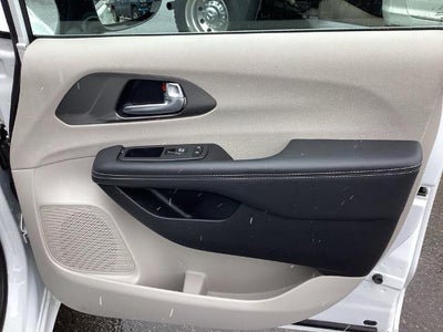 2024 Chrysler Pacifica Touring L FWD