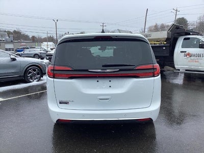 2024 Chrysler Pacifica Touring L FWD