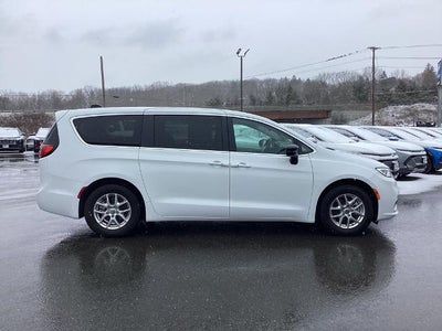 2024 Chrysler Pacifica Touring L FWD