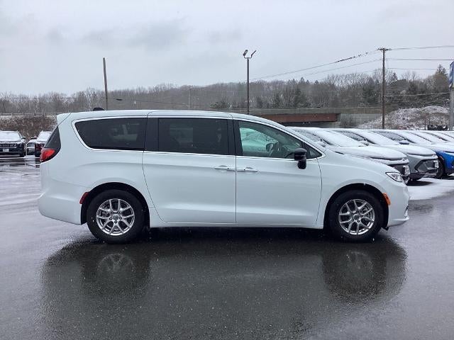 2024 Chrysler Pacifica Touring L FWD