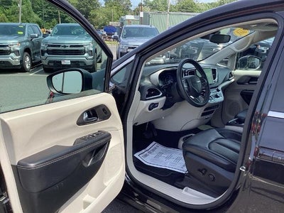 2023 Chrysler Pacifica Touring L FWD